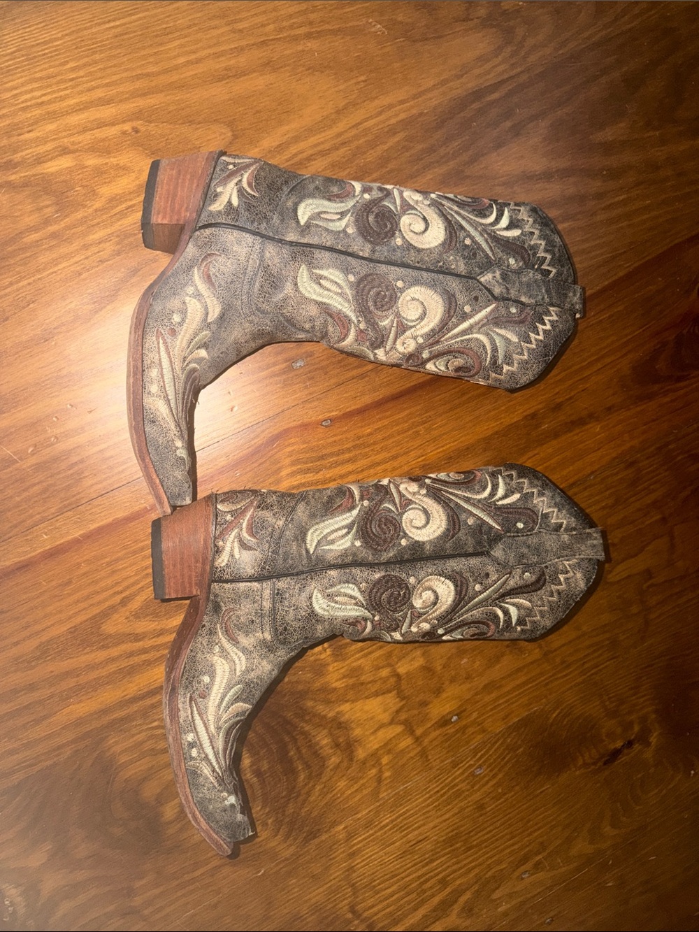 Circle G Brown and Cream Embroidered Western Heeled Boot